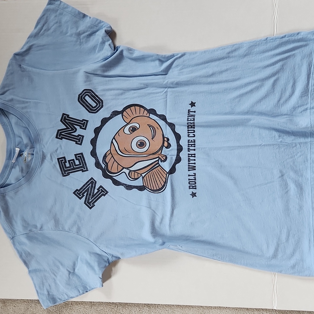 Disney Pixar Finding Dory Nemo Roll With The Current Logo T-Shirt- Large